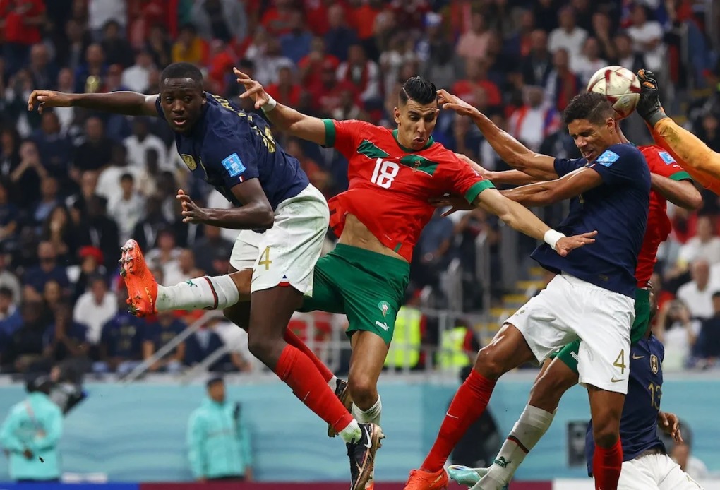 Trước ngày thi chung kết World Cup 2022, 2 trung vệ đá chính của Pháp bị cúm là Varane và Ibrahima Konate.
