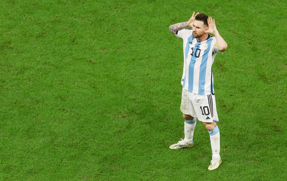 Messi phẫn nộ với dàn HLV Hà Lan ở tứ kết ngày 10/12/2022.