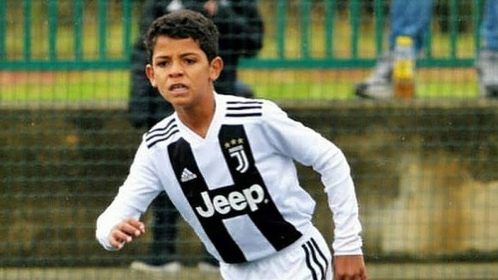 Con trai của Ronaldo được CR7 hướng theo sự nghiệp của mình, nhưng anh vẫn ủng hộ nếu cậu bé làm bất kỳ thứ gì cậu thích.