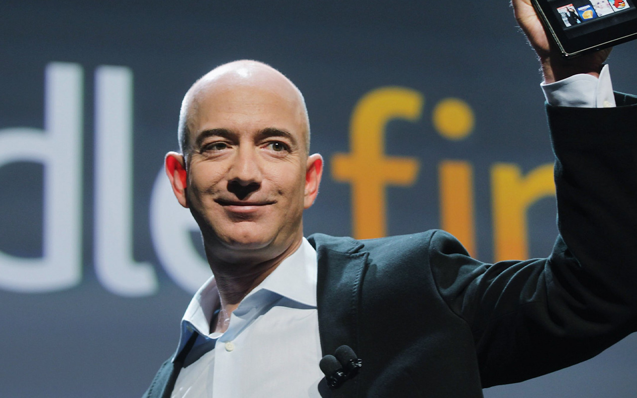 Nhân viên Amazon muốn cựu CEO Jeff Bezos trở lại điều hành.
